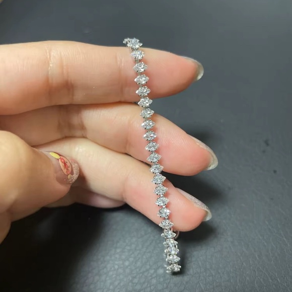 Tennis Marquis Silver Diamond Zirconia 18 sm Bracelet - Picture 12 of 17